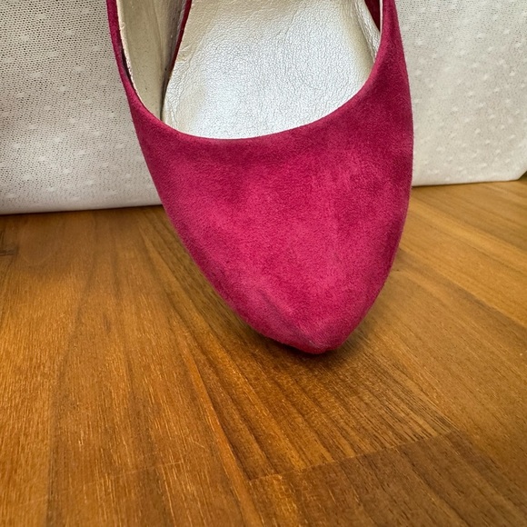 Nine West Ruby‑Red Suede Heels – Size 7M – Rhinestone Detail - Picture 2 of 9